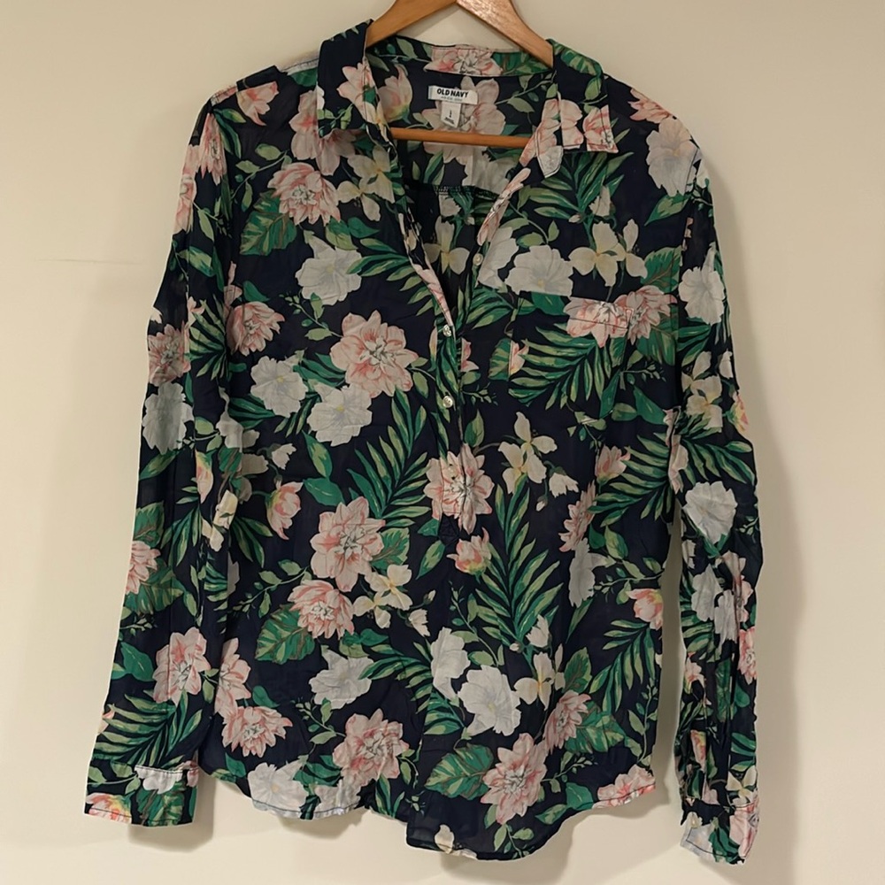 Old Navy Floral Blouse. Tropical. Navy Blue  Size Large